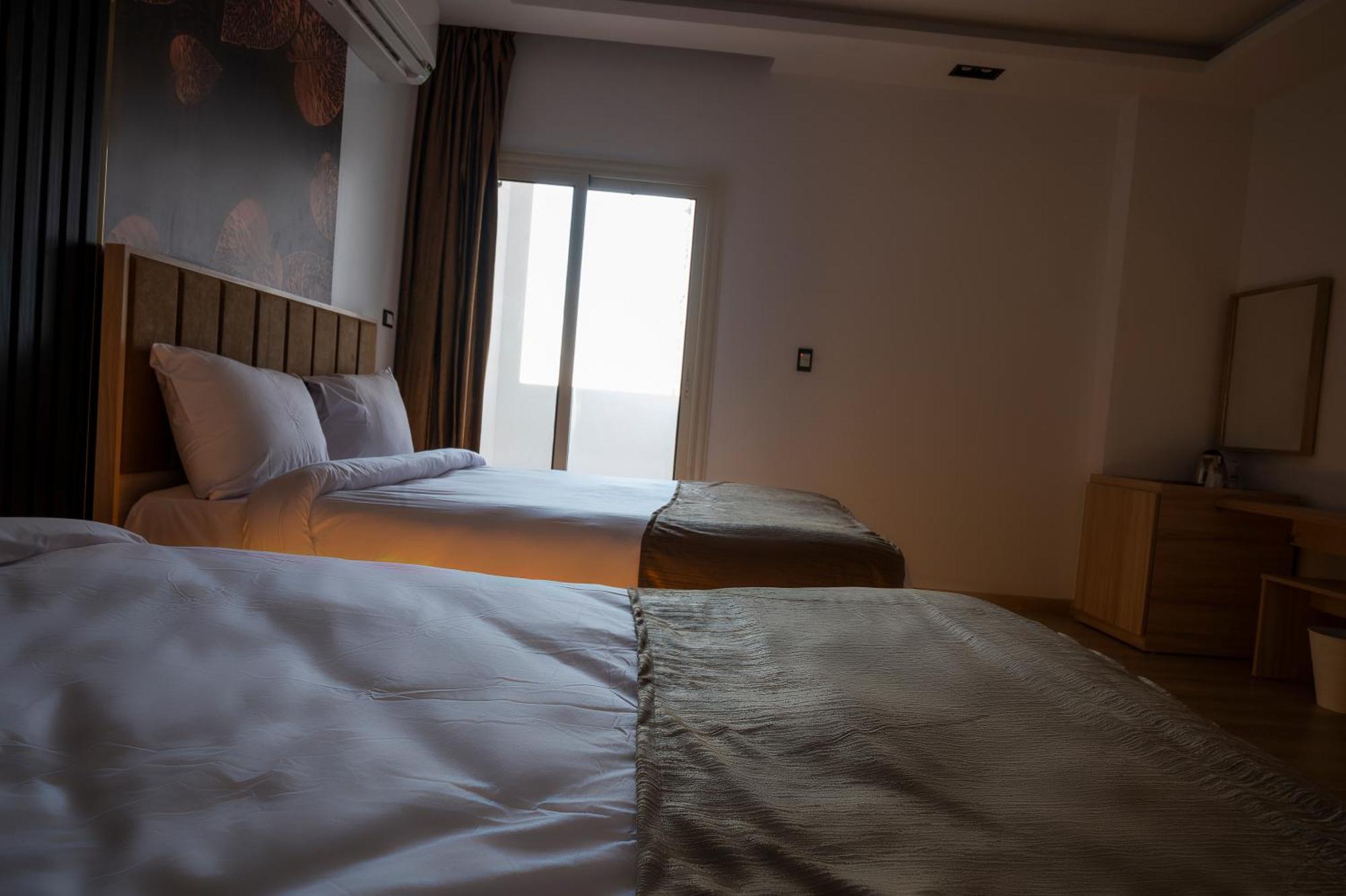 Palm Pyramids View Hotel Kafrat al Jabal Phòng bức ảnh